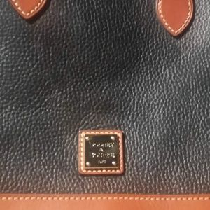 NOT FOR SALE***EUC***Dooney& Bourke Zip up Satchel